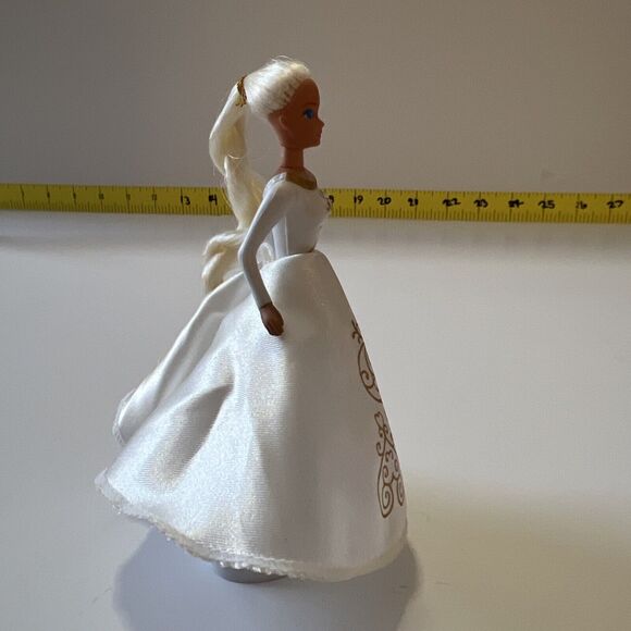 RARE Barbie Holiday Wedding Gold Vintage Original Mattel Barbie Happy Meal Toy - Picture 4 of 5